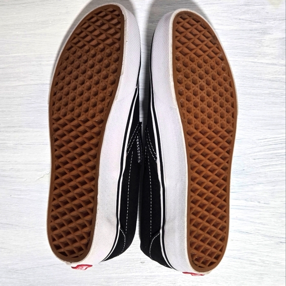 Vans Classic Slip On Shoes - Picture 10 of 11